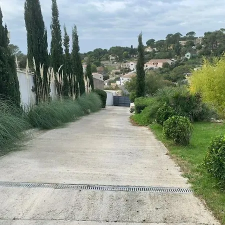 Grand Dans Avec Garage Apartament